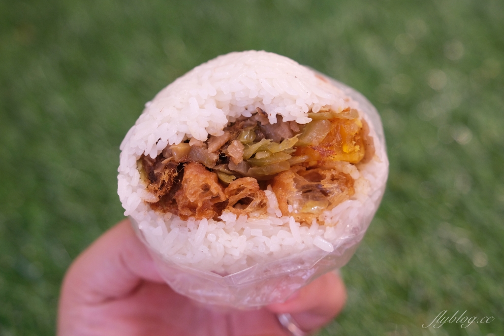 台中北區｜幽靈飯糰．傳說中會呼吸的飯，飯糰口味多達20種，中國醫藥大學商圈 @飛天璇的口袋