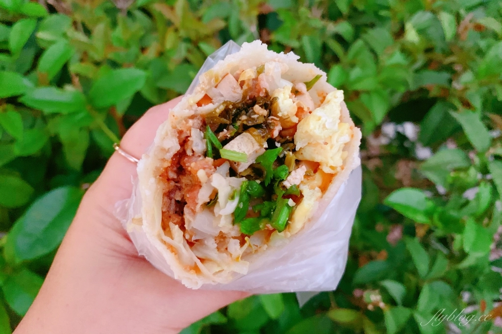 台中北屯｜姊妹潤餅，北平路人氣姊妹潤餅搬家了，銅板價就可以吃的飽飽 @飛天璇的口袋