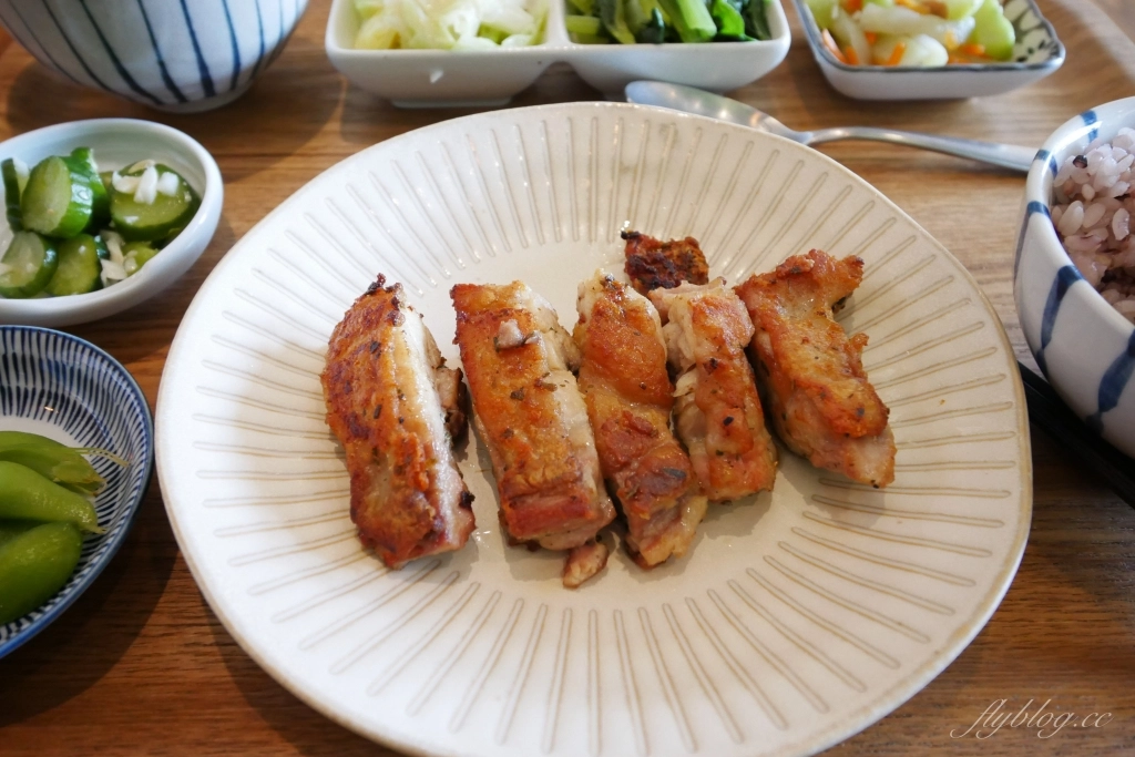 台中北屯｜回家菜．便當也可以吃得很文青，超過10種的家庭料理 @飛天璇的口袋