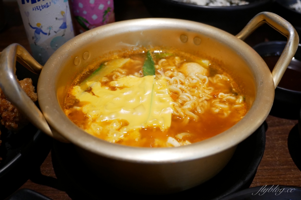 【台中北區】釜山崔炸雞漢口店，來自韓國釜山的台灣女婿，滿$300元即可外送 @飛天璇的口袋