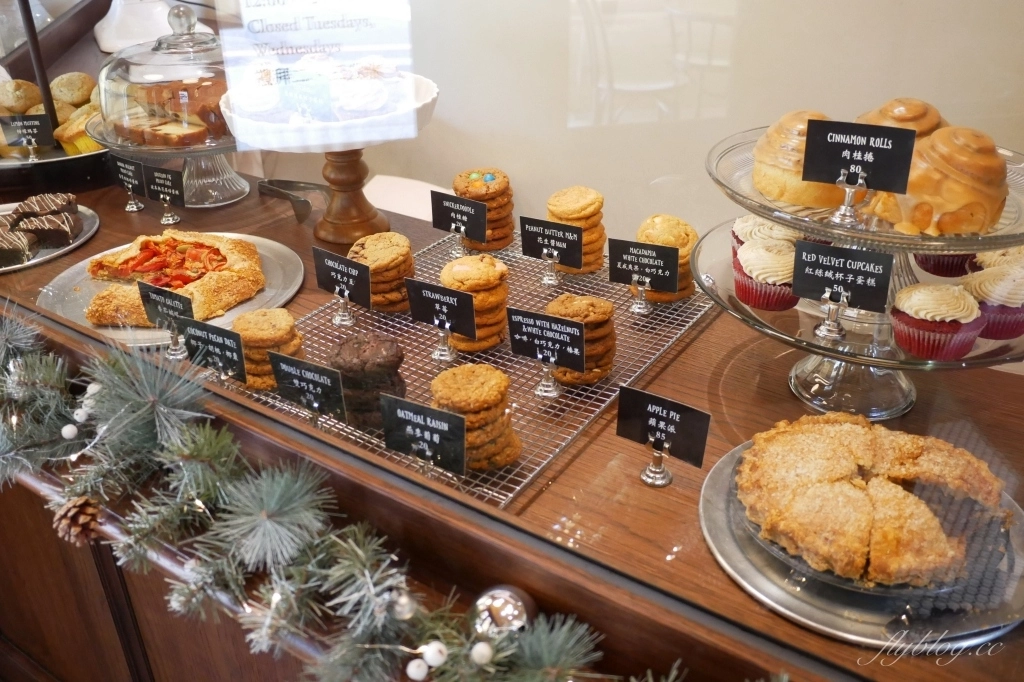 台中西區｜Spirited Bakery．國美館綠園道美式蛋糕，軟餅乾和蘋果派好好吃 @飛天璇的口袋