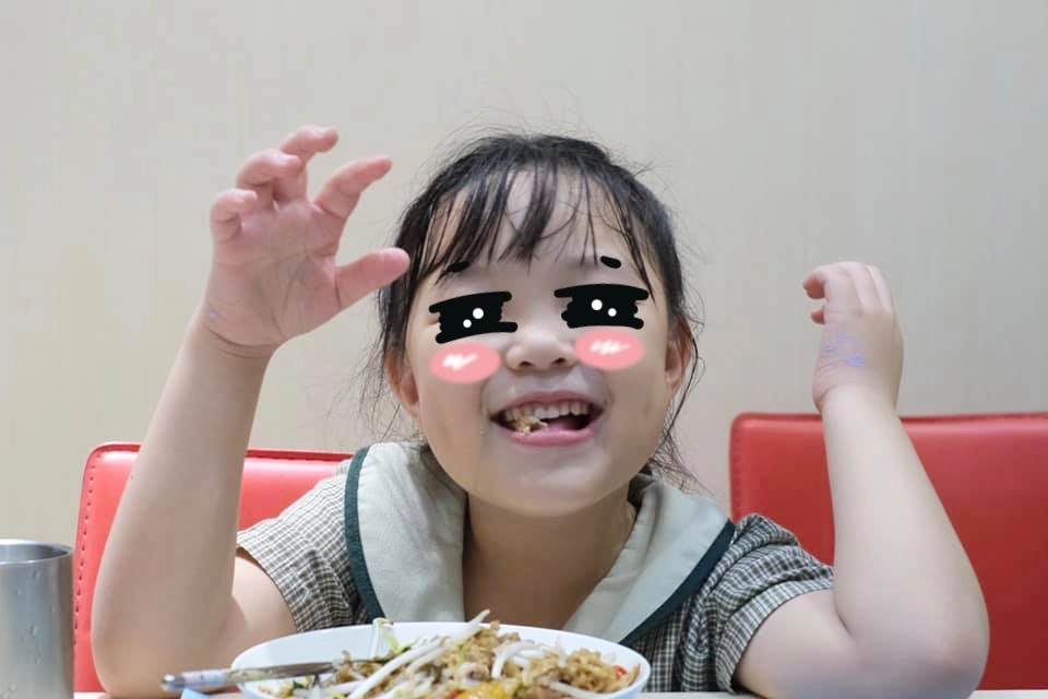 泰國炒泡麵做法｜泰國必買的媽媽麵，一包不到10元的「泰國炒泡麵」煮一餐 @飛天璇的口袋