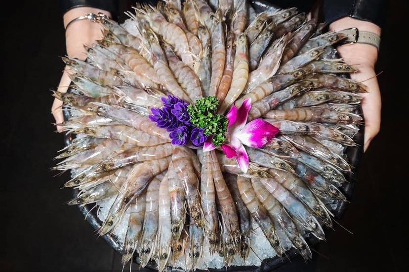 灰鴿火鍋外帶｜台中超強防疫套餐！火鍋外帶直接送100隻蝦 @飛天璇的口袋