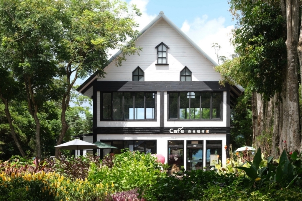 台東卑南｜初鹿牧場，幅員遼闊的親子旅遊景點，滾草區、餵食區、動物區、森林浴區 @飛天璇的口袋