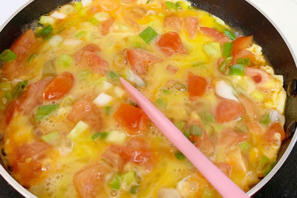 番茄烘蛋做法｜營養美味的「番茄烘蛋食譜」，用氣炸鍋也很方便 @飛天璇的口袋