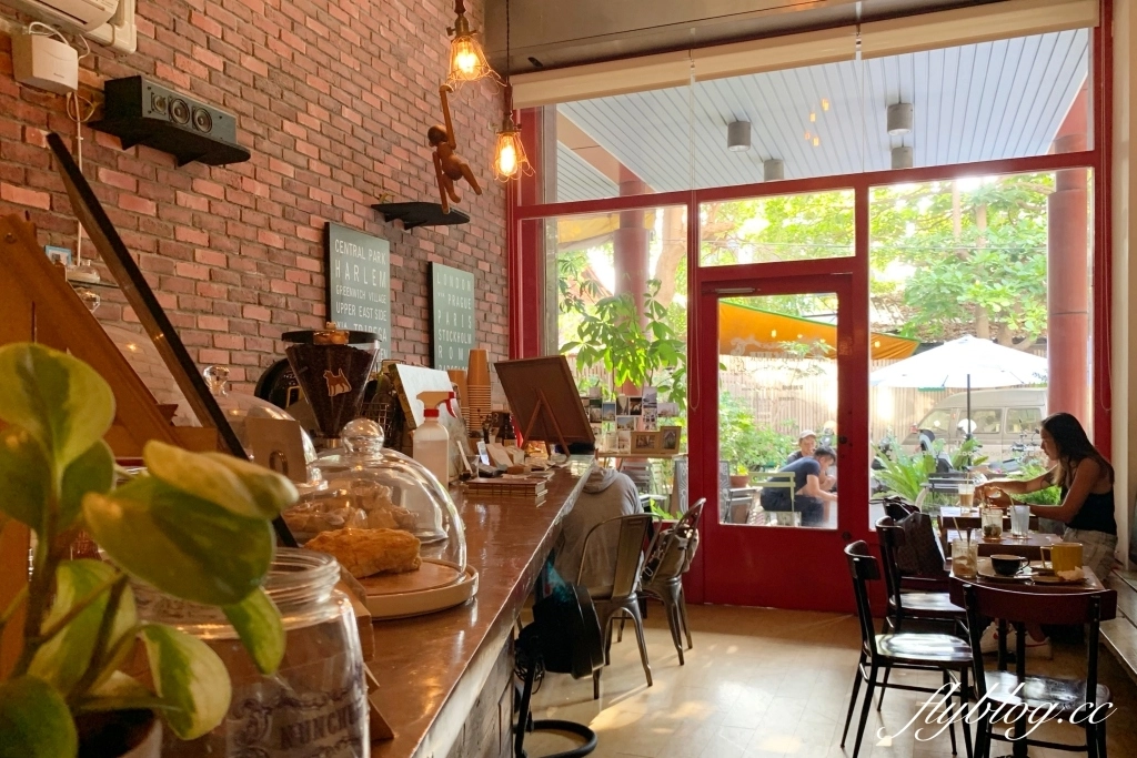 拿翹咖啡｜台中肉桂捲控推薦，隱身於勤美商圈巷弄裡的咖啡館 @飛天璇的口袋