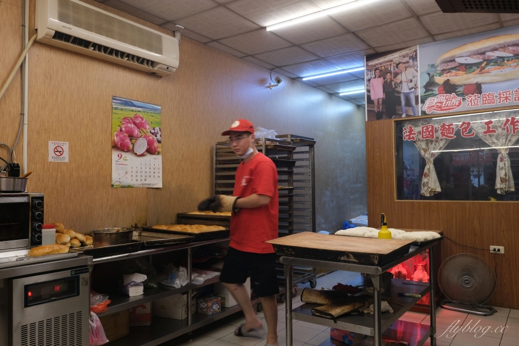 台中中區｜台中越南法國麵包工藝．台中第二市場超火紅，排隊的越南法國麵包專賣店 @飛天璇的口袋