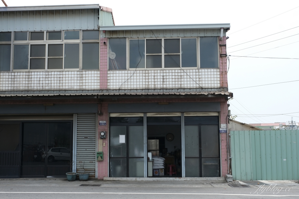 台中后里｜山東蔥油餅．位於低調的民宅內，在地人才知道的韭菜盒子蔥油餅 @飛天璇的口袋