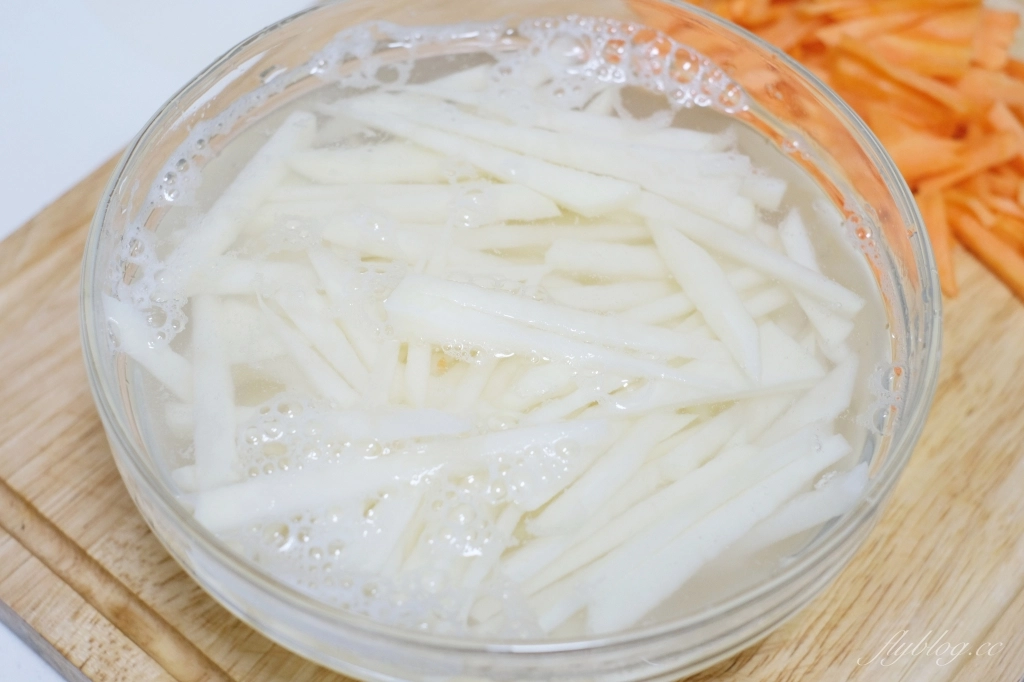 炒馬鈴薯絲做法｜韓國常見的便當小菜，這樣的「炒馬鈴薯絲食譜」清脆好吃 @飛天璇的口袋