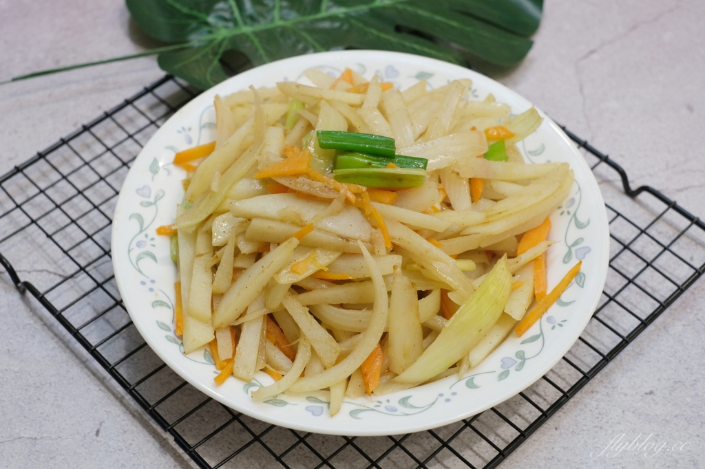 炒馬鈴薯絲做法｜韓國常見的便當小菜，這樣的「炒馬鈴薯絲食譜」清脆好吃 @飛天璇的口袋