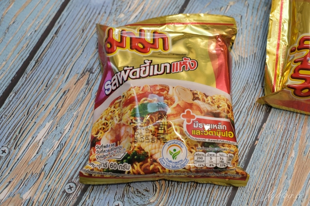 泰國炒泡麵做法｜泰國必買的媽媽麵，一包不到10元的「泰國炒泡麵」煮一餐 @飛天璇的口袋