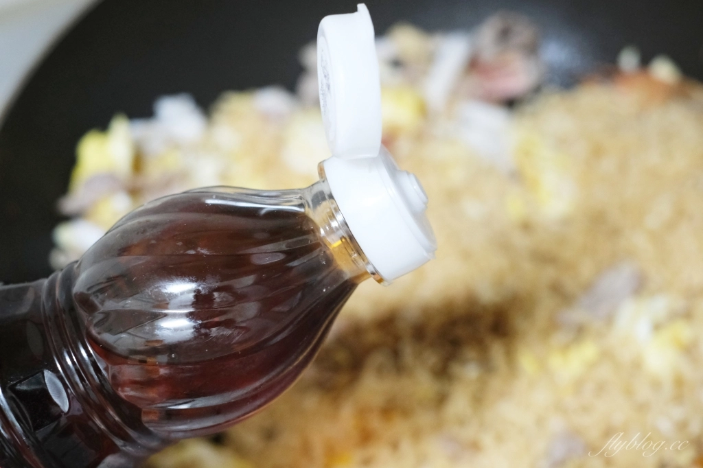 泰國炒泡麵做法｜泰國必買的媽媽麵，一包不到10元的「泰國炒泡麵」煮一餐 @飛天璇的口袋