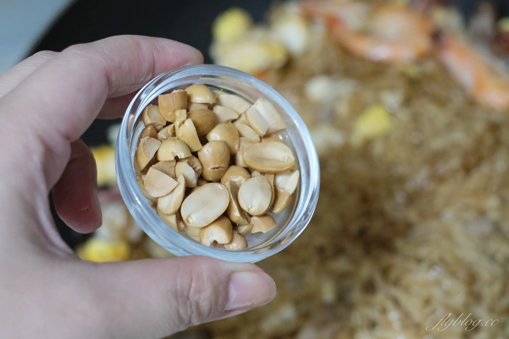 泰國炒泡麵做法｜泰國必買的媽媽麵，一包不到10元的「泰國炒泡麵」煮一餐 @飛天璇的口袋