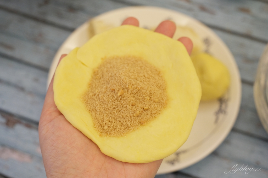 韓國黑糖煎餅做法｜複刻韓綜尹食堂「韓國黑糖煎餅食譜」，韓國流行街頭散步甜點 @飛天璇的口袋