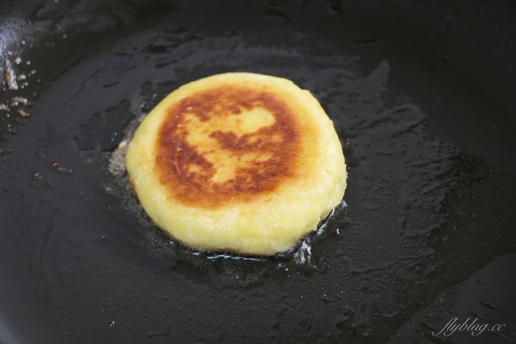 韓國黑糖煎餅做法｜複刻韓綜尹食堂「韓國黑糖煎餅食譜」，韓國流行街頭散步甜點 @飛天璇的口袋