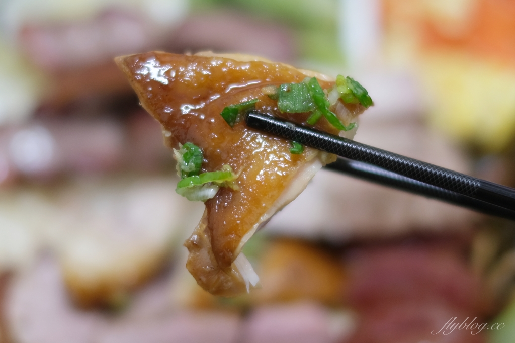 台中南屯｜十八燒燒臘便當，香港人開的燒臘專賣店，五寶飯份量滿滿超有誠意 @飛天璇的口袋