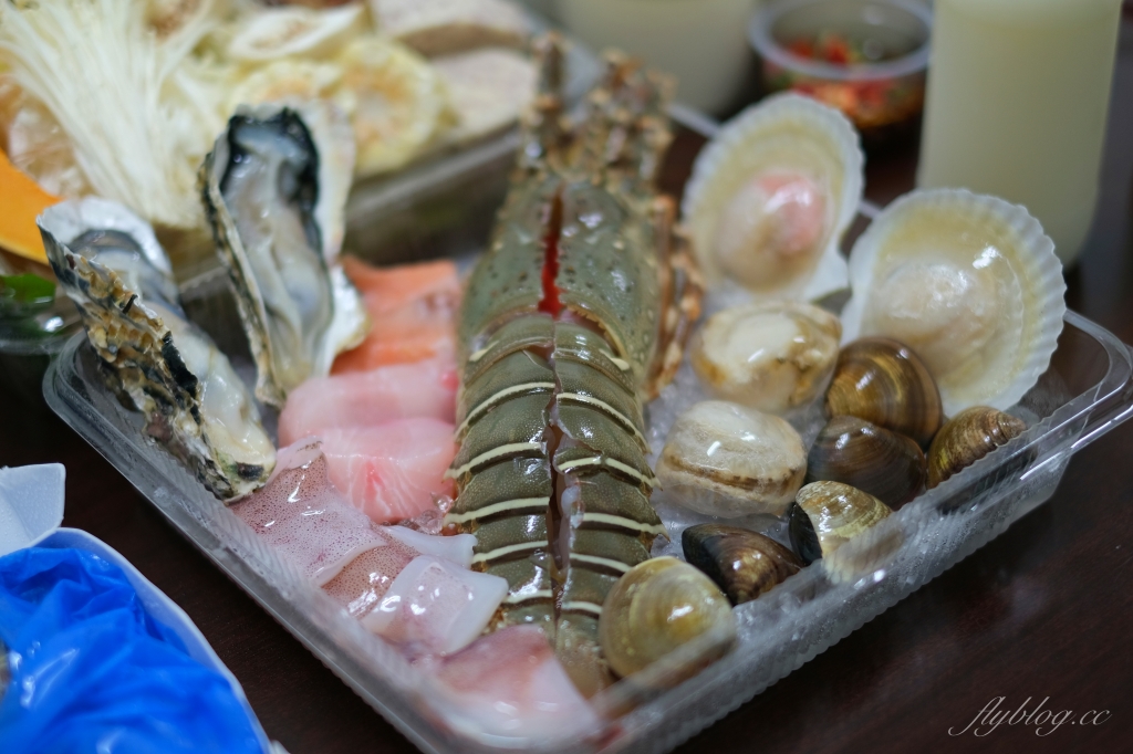 灰鴿火鍋外帶｜台中超強防疫套餐！火鍋外帶直接送100隻蝦 @飛天璇的口袋