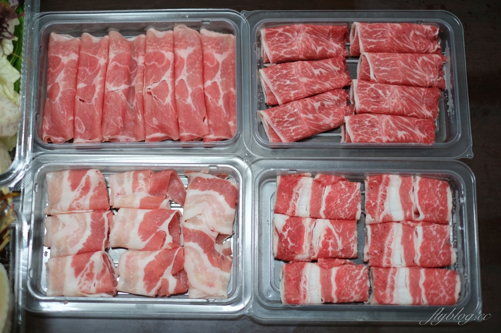 灰鴿火鍋外帶｜台中超強防疫套餐！火鍋外帶直接送100隻蝦 @飛天璇的口袋