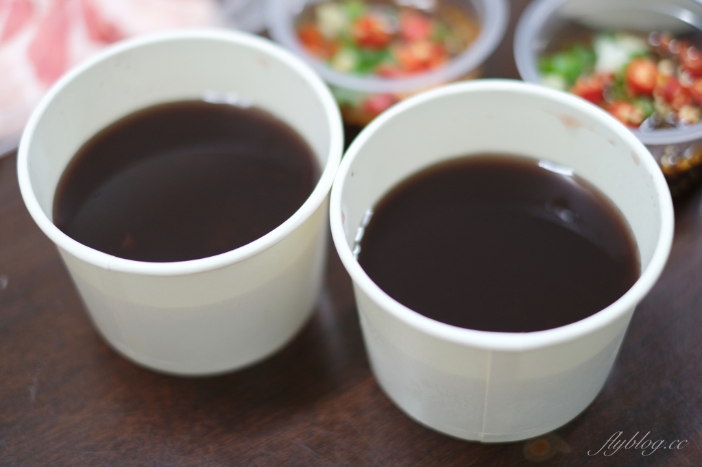 灰鴿火鍋外帶｜台中超強防疫套餐！火鍋外帶直接送100隻蝦 @飛天璇的口袋