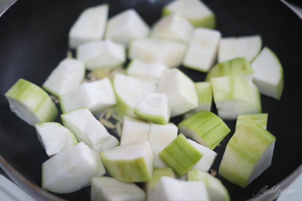 蛤蜊絲瓜做法｜好吃又美味的「蛤蜊絲瓜食譜」，10分鐘就可以輕鬆上桌 @飛天璇的口袋