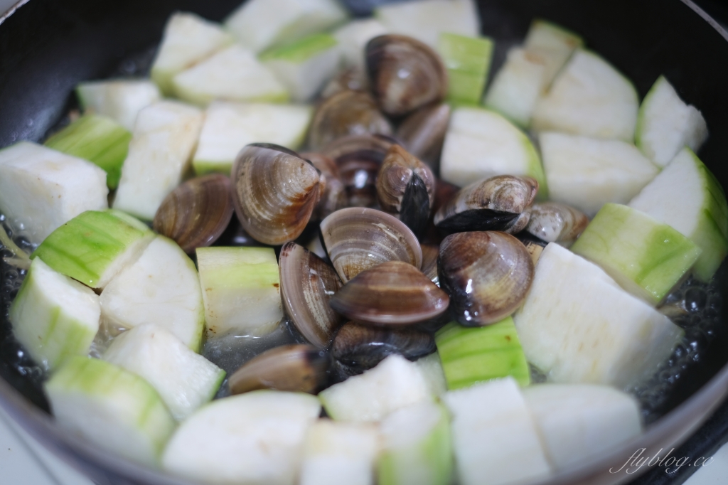 蛤蜊絲瓜做法｜好吃又美味的「蛤蜊絲瓜食譜」，10分鐘就可以輕鬆上桌 @飛天璇的口袋