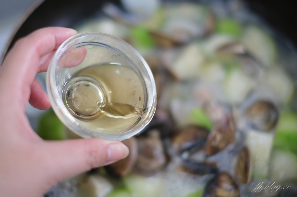 蛤蜊絲瓜做法｜好吃又美味的「蛤蜊絲瓜食譜」，10分鐘就可以輕鬆上桌 @飛天璇的口袋