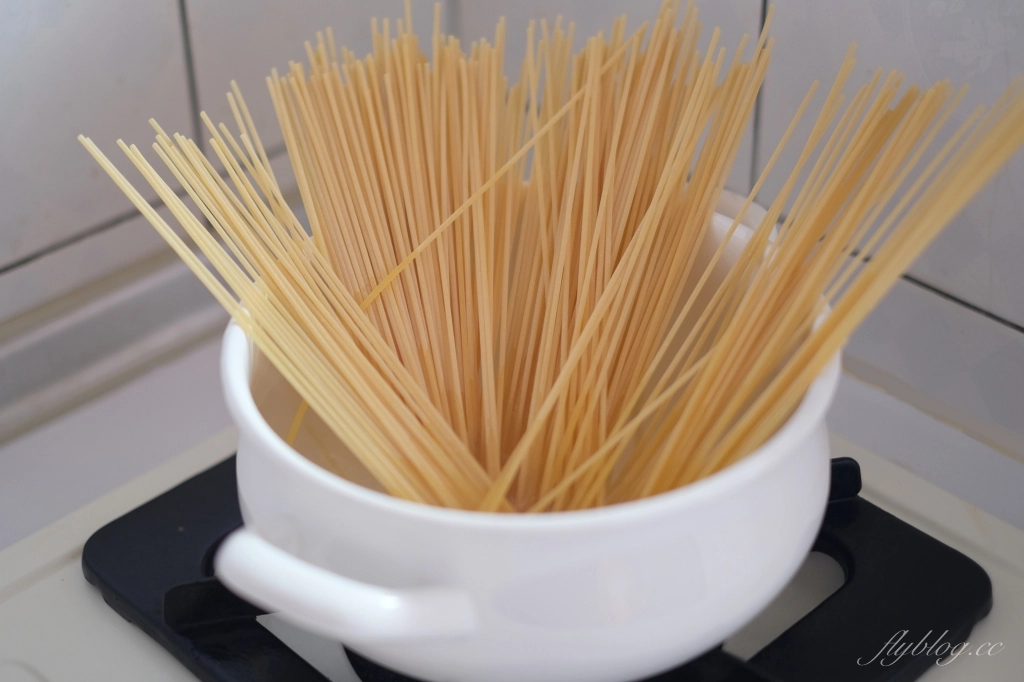 拿坡里義大利麵做法｜你也被日劇First Love初戀燒到嗎？主角最愛吃的拿坡里義大麵這麼做 @飛天璇的口袋