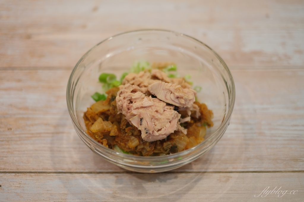 韓式煎餅做法｜複刻尹食堂2裡的泡菜鮪魚煎餅，這樣做的韓式煎餅做法酥脆好吃 @飛天璇的口袋