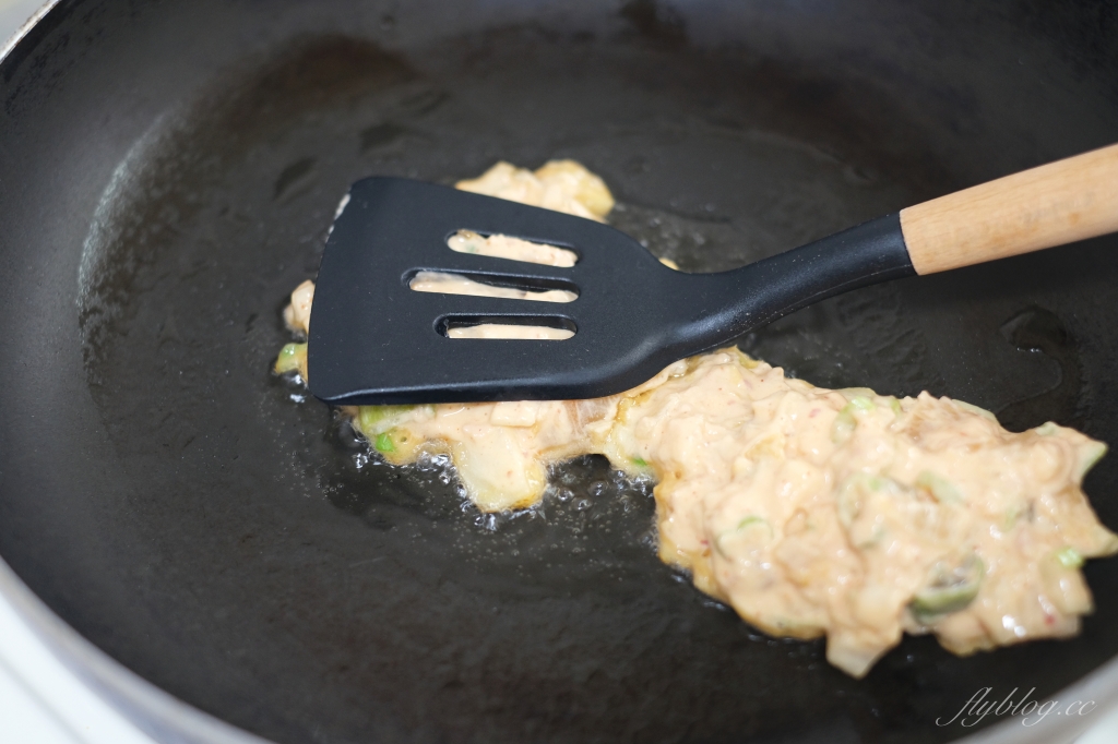 韓式煎餅做法｜複刻尹食堂2裡的泡菜鮪魚煎餅，這樣做的韓式煎餅做法酥脆好吃 @飛天璇的口袋