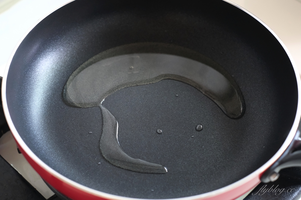 韓式煎餅做法｜複刻尹食堂2裡的泡菜鮪魚煎餅，這樣做的韓式煎餅做法酥脆好吃 @飛天璇的口袋