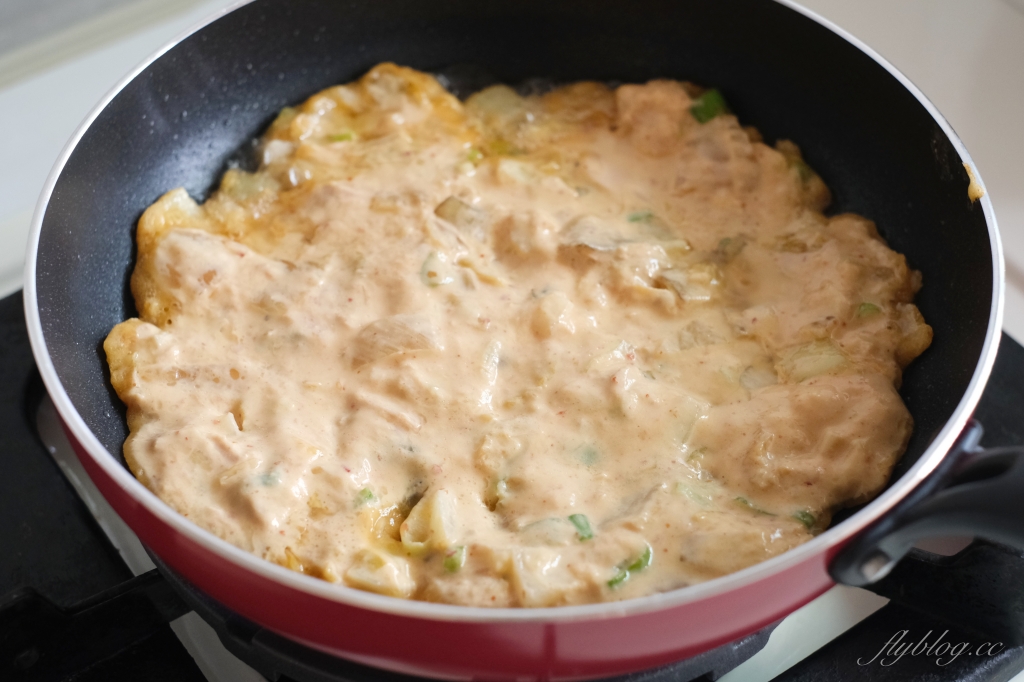 韓式煎餅做法｜複刻尹食堂2裡的泡菜鮪魚煎餅，這樣做的韓式煎餅做法酥脆好吃 @飛天璇的口袋