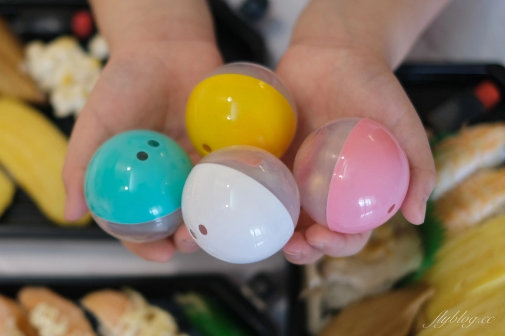 藏壽司外帶｜藏壽司外帶餐盒直接送扭蛋，滿500再送一顆，6款外帶餐盒品項 @飛天璇的口袋