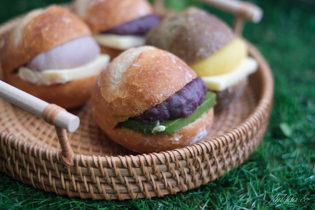 台中西區|小皮球麵包甜點.一開放訂購就秒殺,社區大樓的麵包甜點店 @飛天璇的口袋 台中西區|小皮球麵包甜點.一開放訂購就秒殺,社區大樓的麵包甜點店 @飛天璇的口袋