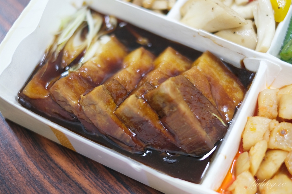 台中西屯｜頂園全鴨坊外帶便當 不用$200元就可以品嚐米其林餐盤推薦的美味烤鴨 @飛天璇的口袋