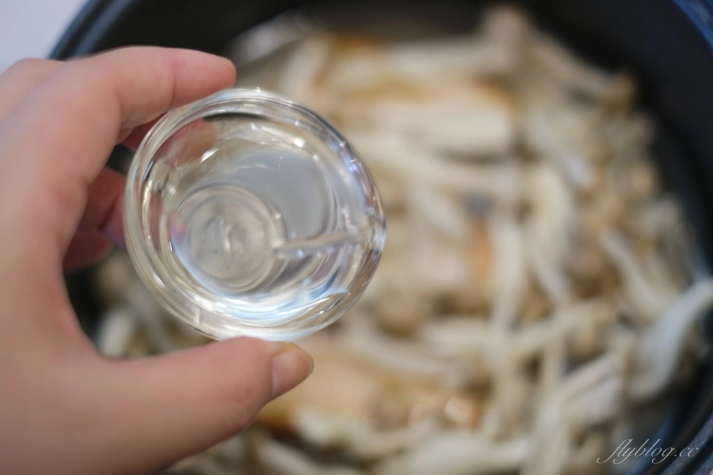【食譜分享】鮭魚炊飯食譜 用電鍋就可以煮一道美味又營養的日式炊飯做法 @飛天璇的口袋