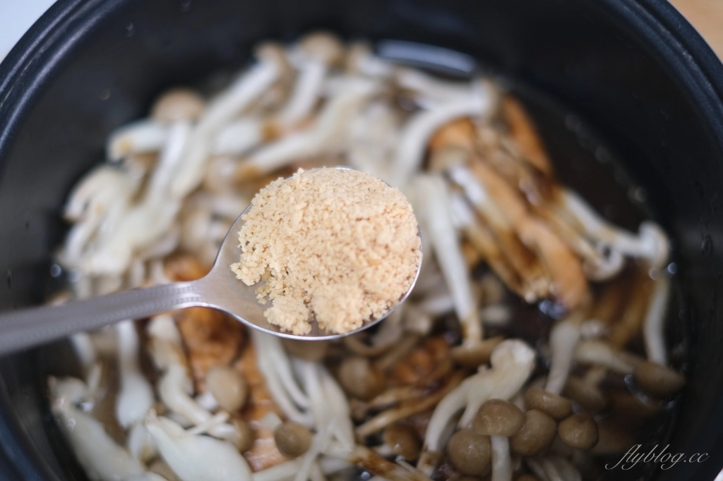 【食譜分享】鮭魚炊飯食譜 用電鍋就可以煮一道美味又營養的日式炊飯做法 @飛天璇的口袋