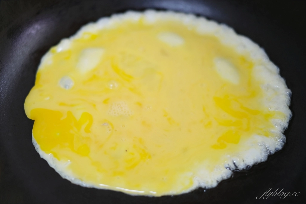 【食譜分享】鮭魚炊飯食譜 用電鍋就可以煮一道美味又營養的日式炊飯做法 @飛天璇的口袋