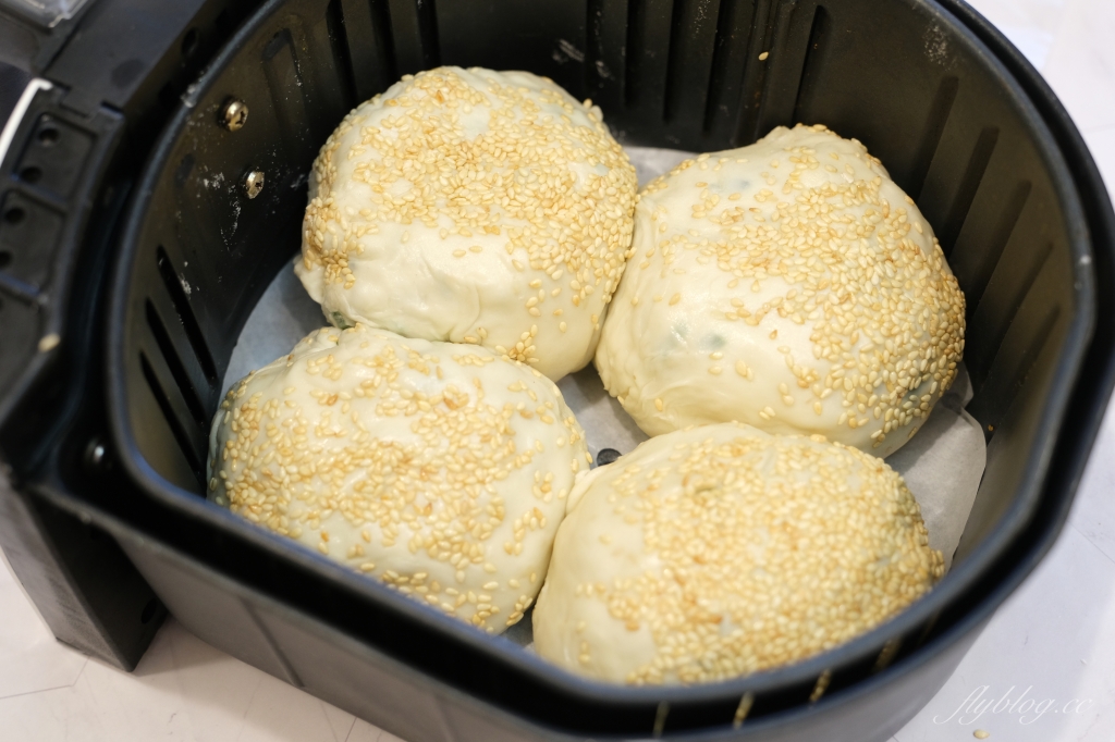 【食譜分享】義美蔥油餅胡椒餅食譜 用義美蔥油餅氣炸做法 夜市胡椒餅直接上桌 @飛天璇的口袋