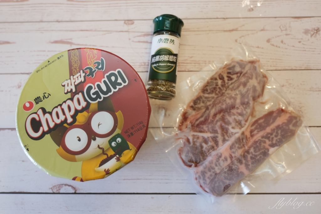 韓式酢醬麵做法｜電影寄生上流的「韓牛酢醬麵食譜」，浣熊酢醬烏龍麵一鍋到底 @飛天璇的口袋