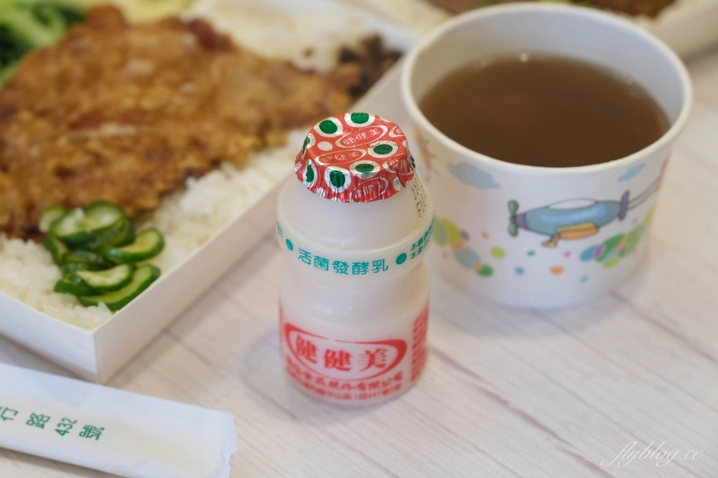 台中北區｜石蜜園．網友推薦排骨便當店，白飯讓我覺得好好吃 @飛天璇的口袋