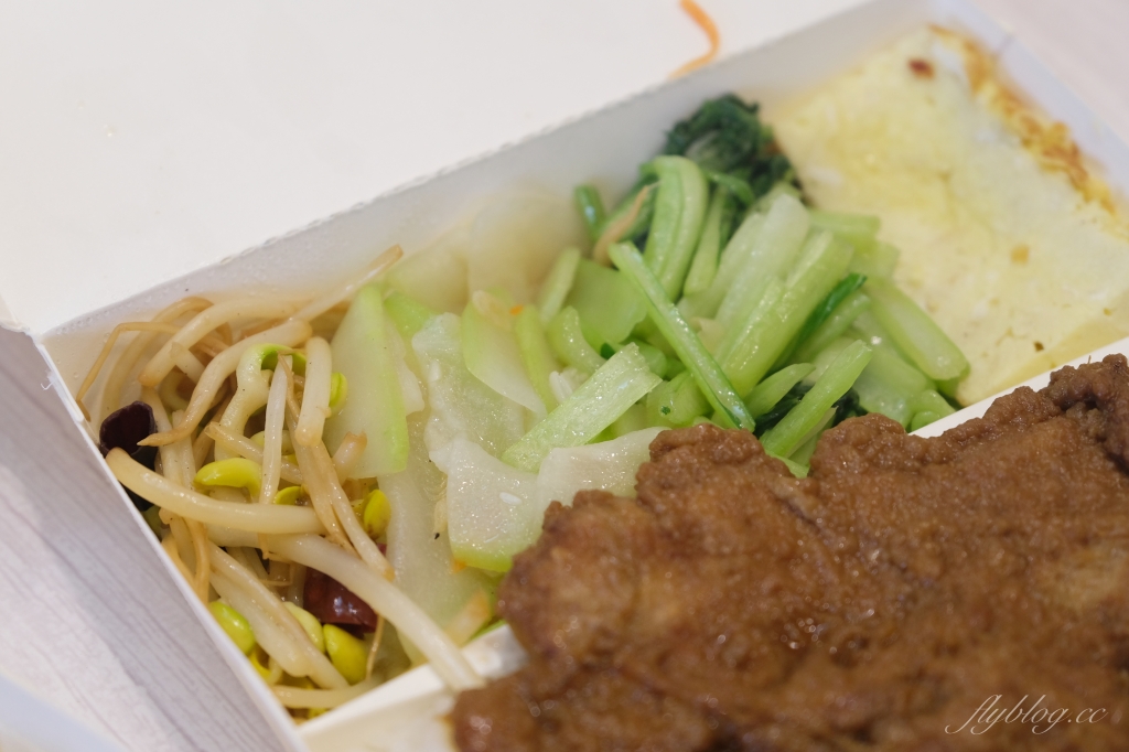 台中北區｜石蜜園．網友推薦排骨便當店，白飯讓我覺得好好吃 @飛天璇的口袋