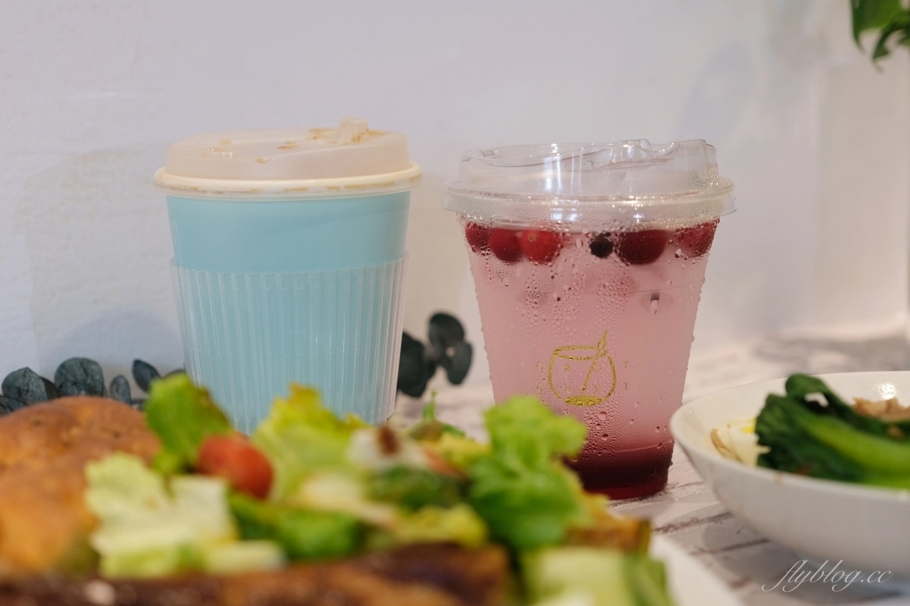 【台中西屯】堁夏咖啡，家裡也可以品嚐美味下午茶，骨肉分離的肋排好好吃 @飛天璇的口袋