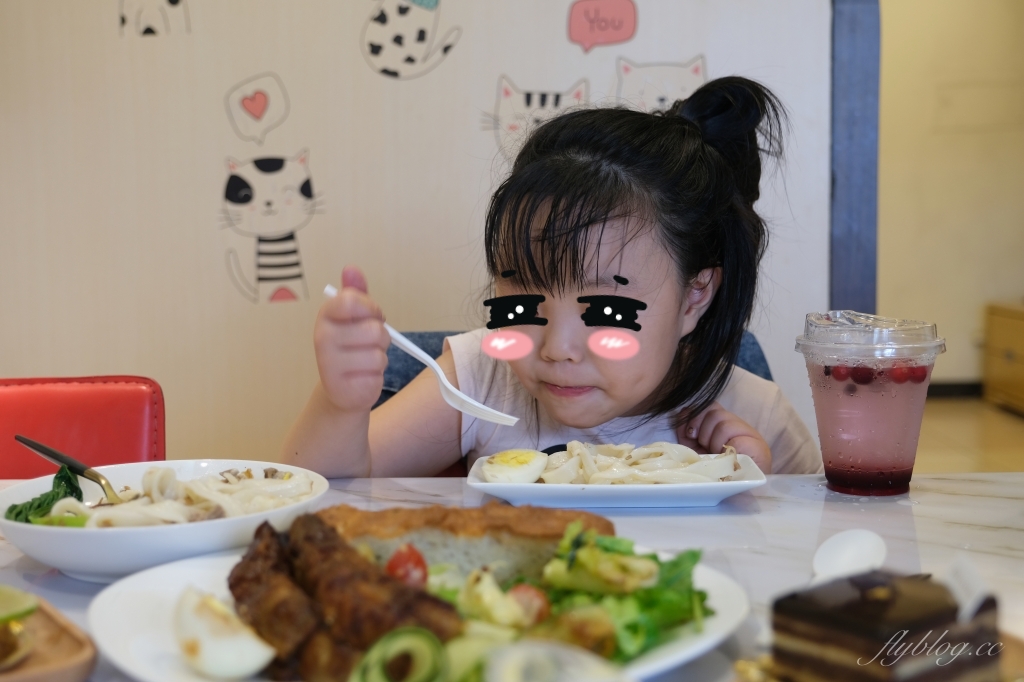 【台中西屯】堁夏咖啡，家裡也可以品嚐美味下午茶，骨肉分離的肋排好好吃 @飛天璇的口袋