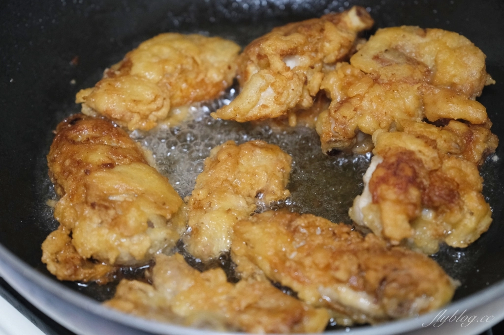 韓式炸雞做法｜完尹食堂2的炸雞被燒到，簡單的「韓式炸雞食譜」易上手 @飛天璇的口袋