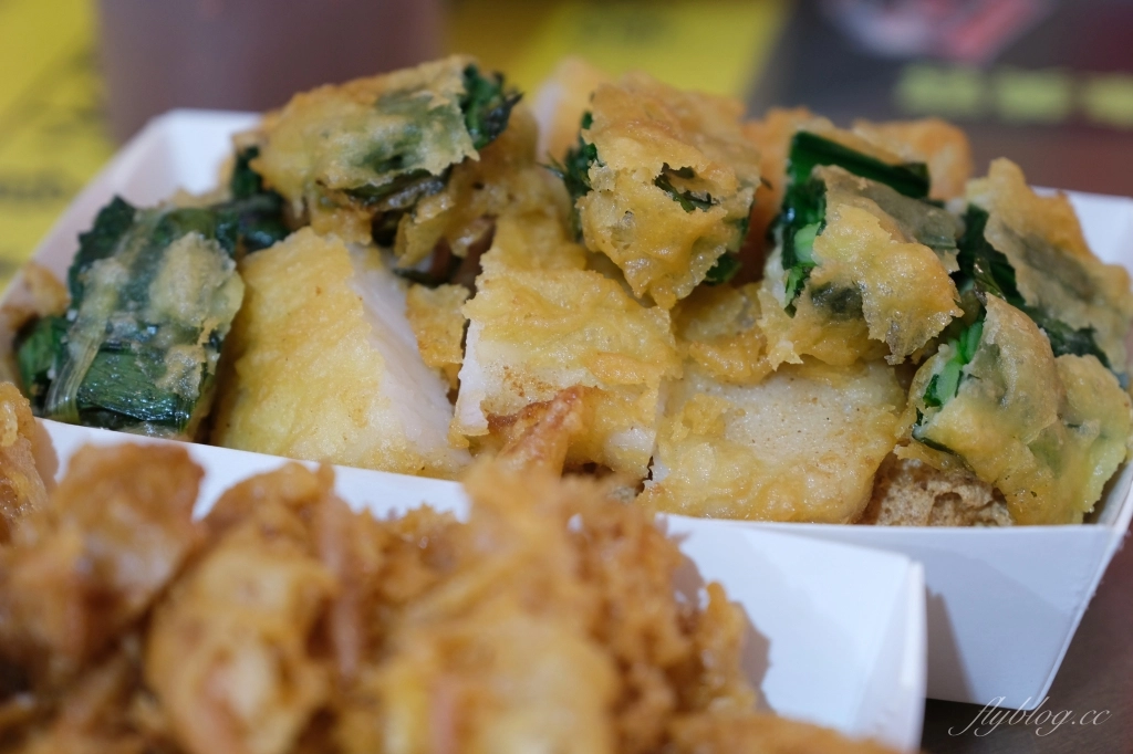 北斗楊炸物|北斗在地80年的炸物店,傳承至第四代的美味,一開始營業就排隊 @飛天璇的口袋 北斗楊炸物|北斗在地80年的炸物店,傳承至第四代的美味,一開始營業就排隊 @飛天璇的口袋