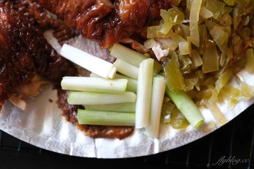 台中清水｜清水北平烤鴨．朋友推薦清水最好吃的烤鴨，環境和價格都很接地氣 @飛天璇的口袋