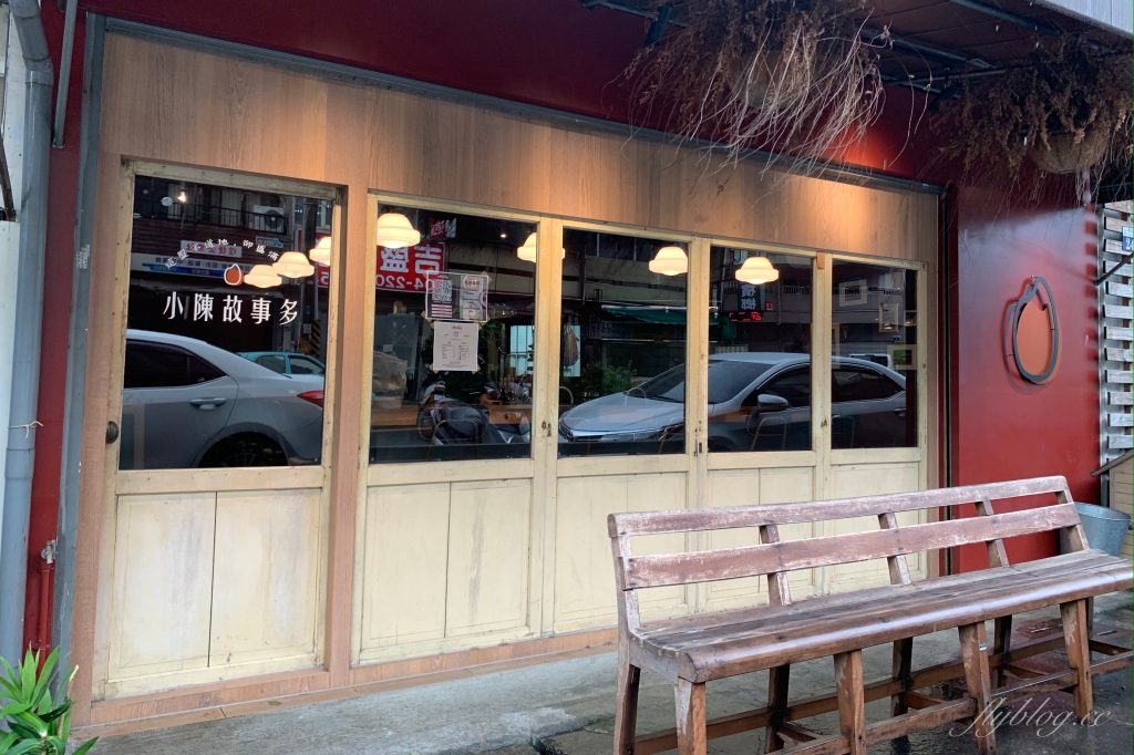 小陳故事多｜朋友推薦台中最好吃咖哩飯，美味又特別的馬來西亞娘惹風味 @飛天璇的口袋