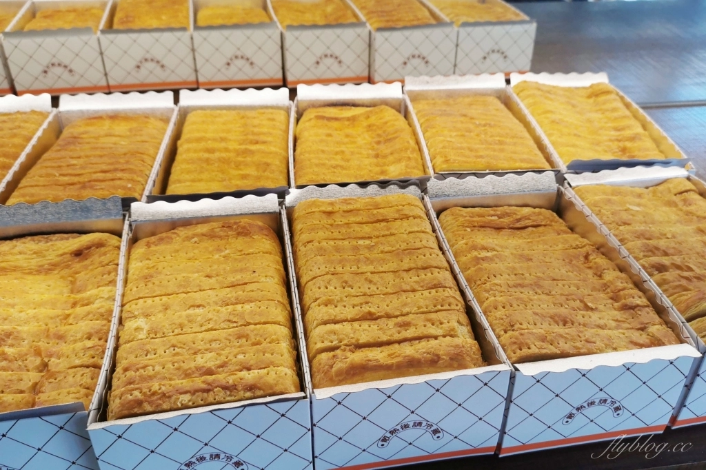 台北大安｜百合麵包園．據說是台北人才知道的伴手禮，超人氣鎮店之寶起酥蛋糕 @飛天璇的口袋