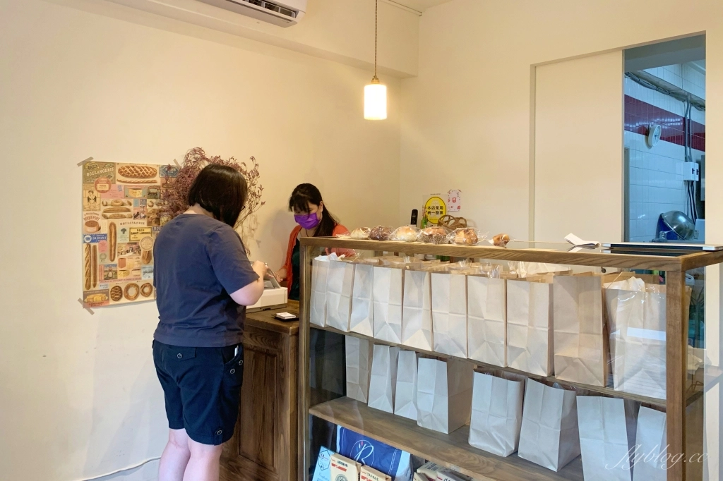 台中西區|小皮球麵包甜點.一開放訂購就秒殺,社區大樓的麵包甜點店 @飛天璇的口袋 台中西區|小皮球麵包甜點.一開放訂購就秒殺,社區大樓的麵包甜點店 @飛天璇的口袋