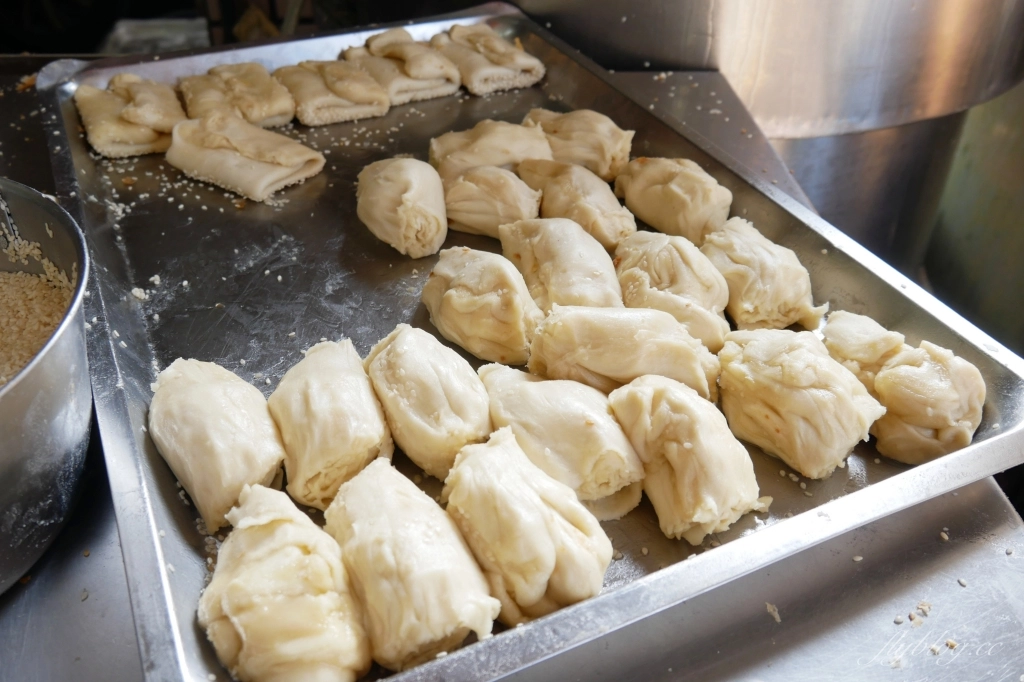 台中北區|巨人傳統早餐.燒餅油條真的好吃,顛覆我對燒餅的印象 @飛天璇的口袋 台中北區|巨人傳統早餐.燒餅油條真的好吃,顛覆我對燒餅的印象 @飛天璇的口袋